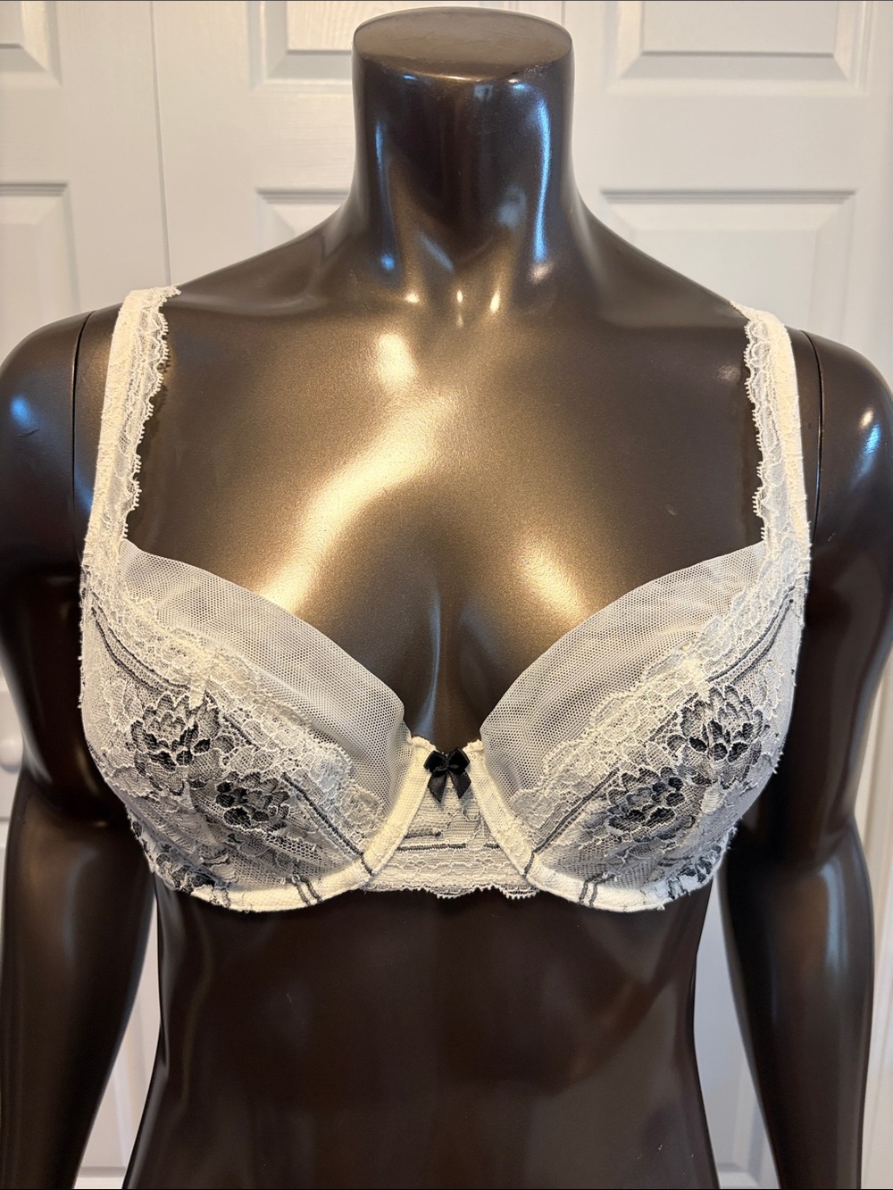 Victoria’s Secret Black White Floral Mesh Lace Very Sexy Unlined Demi UW Bra 36D
